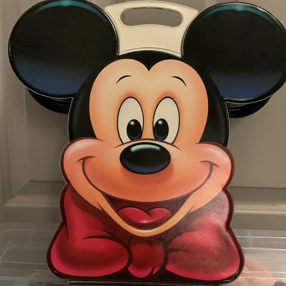 Disney Mickey Mouse carrying case 4 cassette tapes Childrens Favorite Songs